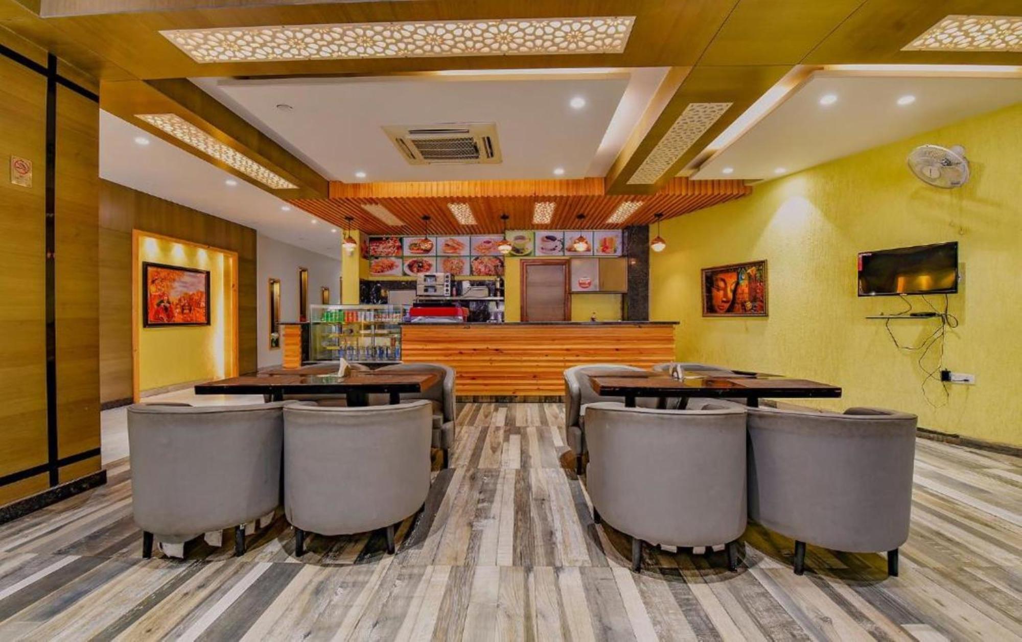Wind Palace Hotel Джайпур Екстериор снимка