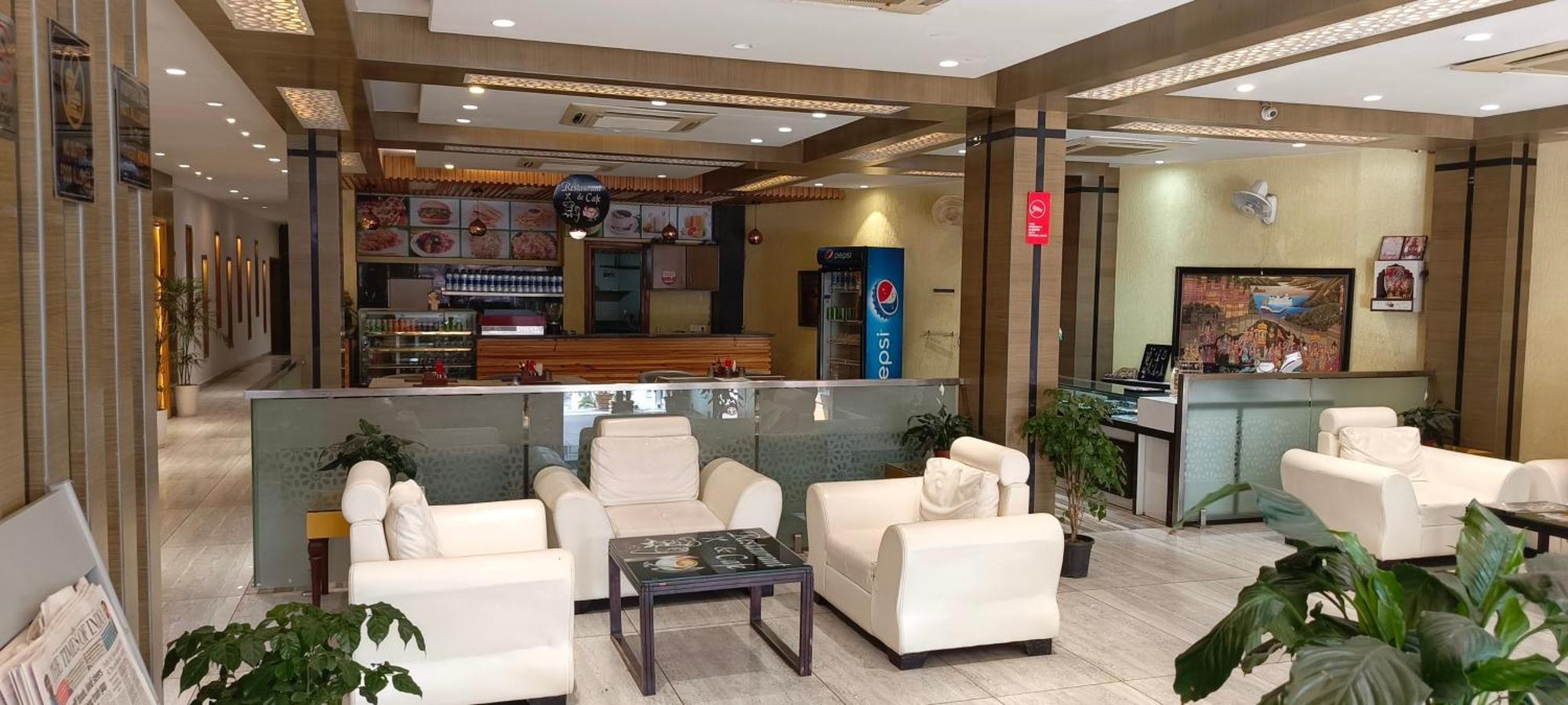 Wind Palace Hotel Джайпур Екстериор снимка